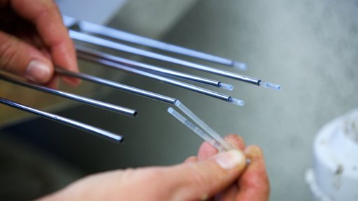 Loading straws